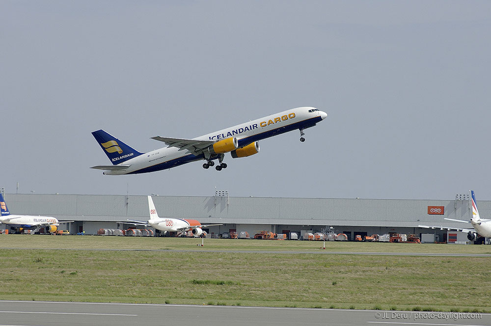 Liege Airport - hélidays